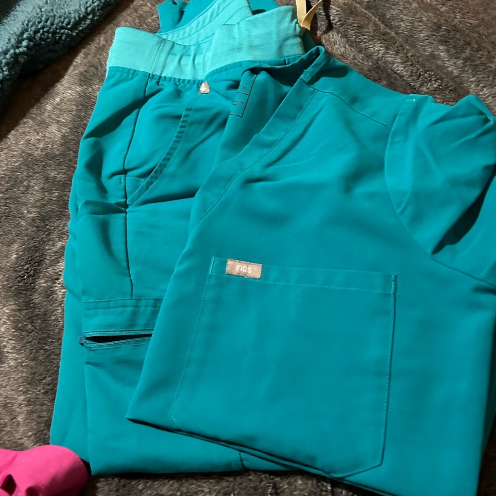 Figs scrubs teal color size M zamora joggers one pocket top